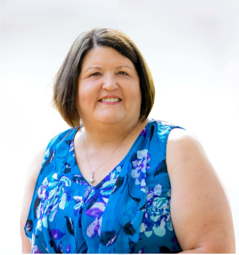 Carolyn LaRoss employee headshot