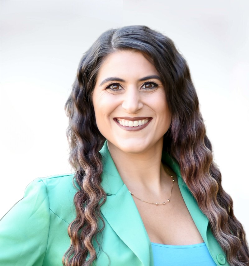 Heather Tomlinson employee headshot